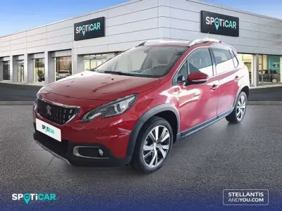 Usado Peugeot 2008 Allure 100 CV (73 kW) 2019 Rojo SUV