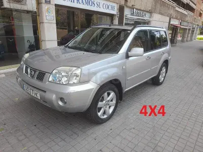 Usado Nissan X-Trail 136 CV (100 kW) 2006 Gris / plata SUV