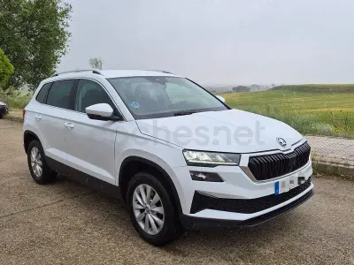 Usado Skoda Karoq Style 150 CV (110 kW) 2023 Blanco SUV