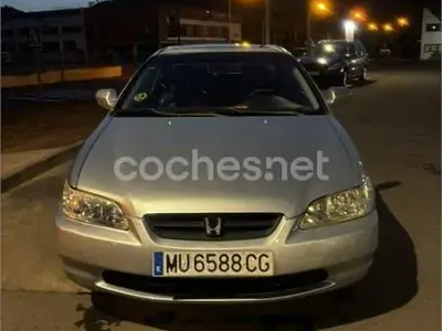 Usado Honda Accord ES 147 CV (108 kW) 2000 Gris / plata Coupe