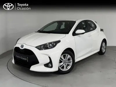 Usado Toyota Yaris Hybrid Business Edition 116 CV (85 kW) 2024 Blanco classic Berlina