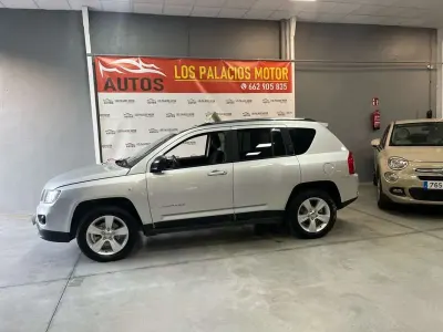 Usado Jeep Compass North 136 CV (100 kW) 2014 Gris / plata SUV