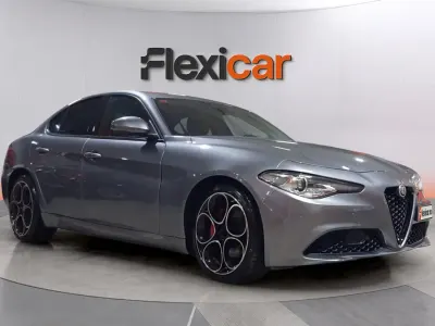 Usado Alfa Romeo Giulia Sprint 200 CV (147 kW) 2021 Gris Berlina