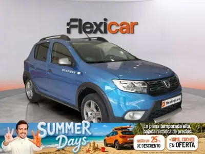 Usado Dacia Sandero Essentiel 90 CV (66 kW) 2018 Azul Utilitario