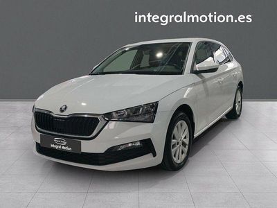 Usado Skoda Scala Ambition 110 CV (80 kW) 2023 Blanco Utilitario