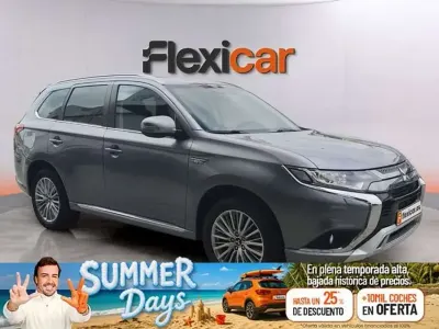 Usado Mitsubishi Outlander P-HEV Motion 224 CV (164 kW) 2018 Gris SUV