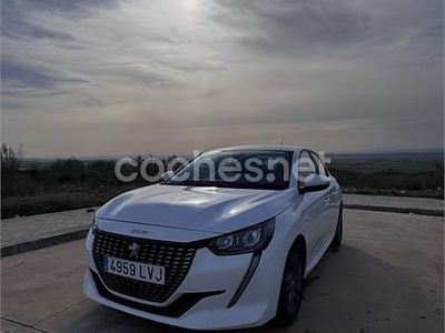 Usado Peugeot 208 Active 100 CV (73 kW) 2021 Blanco Utilitario