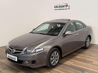 Gris Usado 2008 Honda Accord Executive Berlina | 9900 € (Un poco caro)