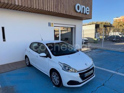 Usado Peugeot 208 GT-line 110 CV (80 kW) 2019 Blanco Utilitario