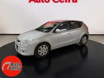 Usado Hyundai i30 Classic 90 CV (66 kW) 2009 Gris / plata Berlina
