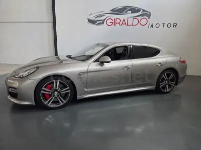 Usado Porsche Panamera Turbo 500 CV (367 kW) 2012 Gris / plata Utilitario