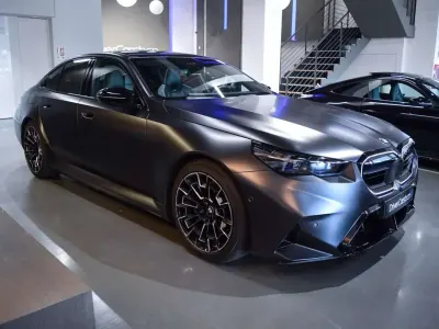 Używany BMW M5 Comfort Edition 727 KM (534 kW) 2025 Szary Sedan/Limuzyna