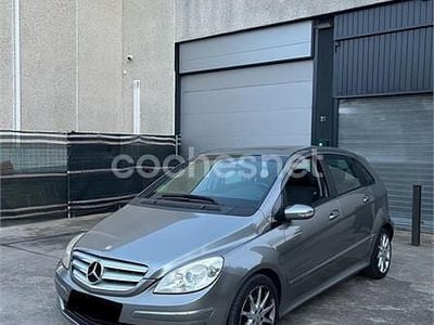 Mercedes B200