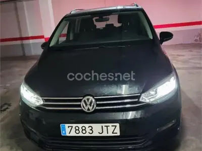 Usado VW Touran Advance 110 CV (80 kW) 2016 Negro Monovolumen