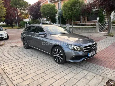 Usado Mercedes E300 306 CV (225 kW) 2020 Gris / plata Familiar