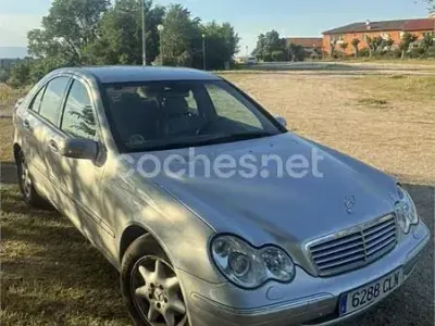 Usado Mercedes C200 Elegance 163 CV (119 kW) 2003 Gris / plata Familiar