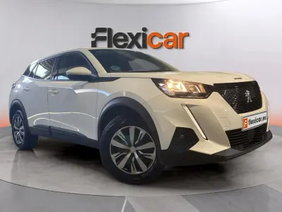 Usado Peugeot 2008 Active 101 CV (74 kW) 2021 Blanco SUV