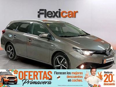 Usado Toyota Auris Hybrid Active 136 CV (100 kW) 2018 Gris Familiar