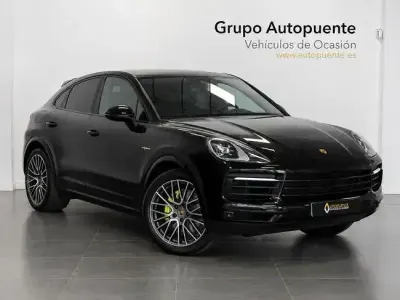Usado Porsche Cayenne E-Hybrid 462 CV (339 kW) 2022 Negro SUV