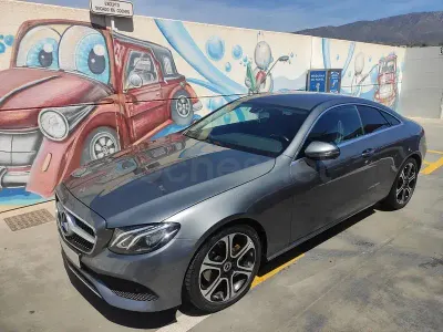 Usado Mercedes E220 194 CV (142 kW) 2017 Gris / plata Coupe