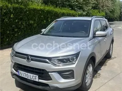 Usado SsangYong Korando 136 CV (100 kW) 2019 Gris / plata SUV
