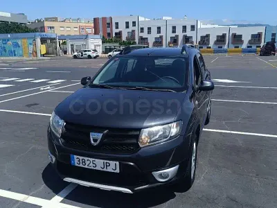 Usado Dacia Sandero Stepway 90 CV (66 kW) 2017 Gris / plata Berlina