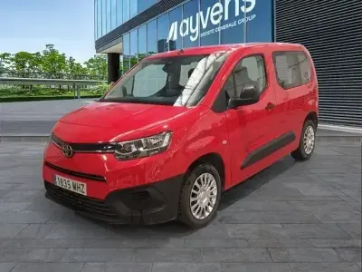 Begagnad Toyota Proace City City 131 HK (96 kW) 2023 Otro Minibuss