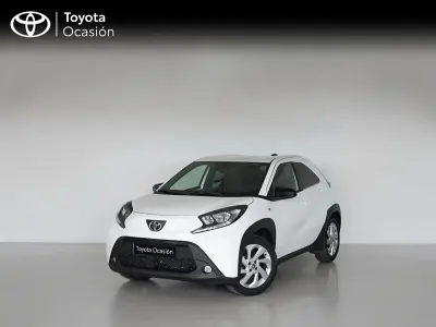 Usado Toyota Aygo X Play 72 CV (52 kW) 2024 Blanco SUV