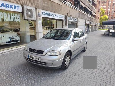 Usado Opel Astra Comfort 100 CV (73 kW) 2000 Gris / plata Berlina