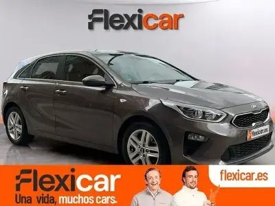 Usado Kia Ceed 140 CV (102 kW) 2020 Marrón Utilitario