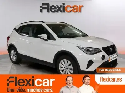Usado Seat Arona Style 110 CV (80 kW) 2023 Blanco SUV