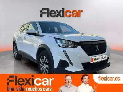 Usado Peugeot 2008 Active 110 CV (80 kW) 2021 Gris SUV