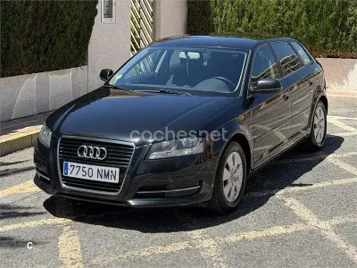 Usado Audi A3 Attraction 105 CV (77 kW) 2011 Negro Utilitario