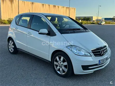 Usado Mercedes A180 Avantgarde 109 HP (80 kW) 2011 Branco Monovolume