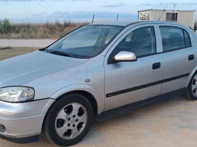 Usado Opel Astra Elegance 125 CV (91 kW) 2002 Gris / plata Berlina