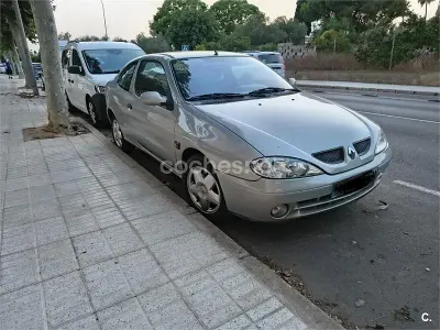 Usado Renault Mégane Coupé 100 CV (73 kW) 2000 Blanco Coupe