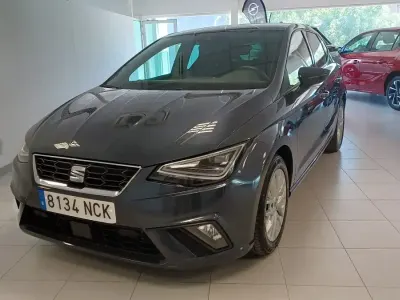 Usado Seat Ibiza FR 115 CV (84 kW) 2025 Gris Utilitario