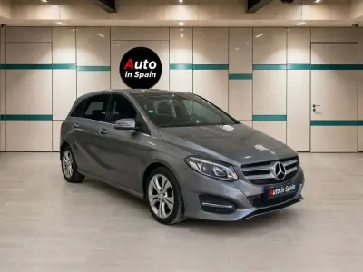 Usado Mercedes B180 109 CV (80 kW) 2016 Gris Utilitario