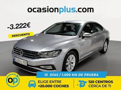 Usado VW Passat Business 122 CV (89 kW) 2022 Gris Familiar