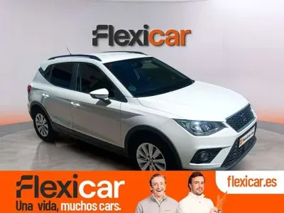 Usado Seat Arona Style Plus 110 CV (80 kW) 2021 Blanco SUV