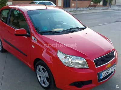 Usado Chevrolet Aveo LS 101 CV (74 kW) 2010 Rojo Berlina