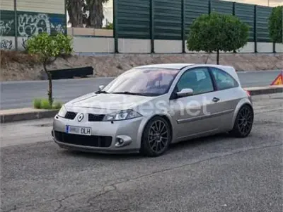 Usado Renault Mégane Trophy 225 CV (165 kW) 2005 Gris / plata Berlina