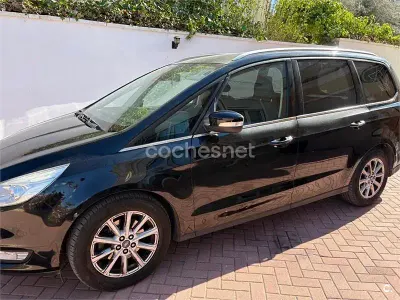 Usado Ford Galaxy Titanium 150 CV (110 kW) 2017 Negro Monovolumen
