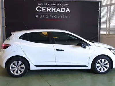 Begagnad Renault Clio V Equilibre 101 HK (74 kW) 2022 Vit Halvkombi