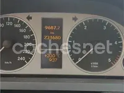 Usado Mercedes B180 109 CV (80 kW) 2006 Negro Monovolumen