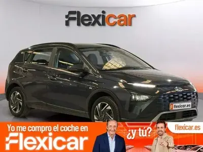 Usado Hyundai Bayon 100 CV (73 kW) 2023 Gris SUV