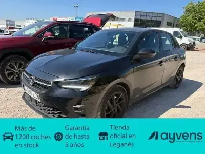 Usado Opel Corsa GS Line 101 CV (74 kW) 2022 Negro Utilitario