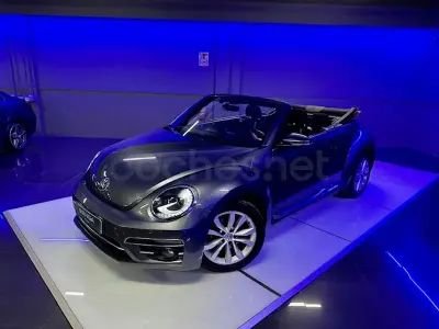 Usado VW Beetle Design 110 CV (80 kW) 2018 Gris / plata Utilitario