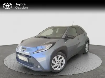Begagnad Toyota Aygo X Play 72 HK (52 kW) 2024 Grå SUV