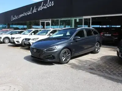 Usado Hyundai i30 120 HP (88 kW) 2024 Cinzento Carrinha